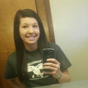 Meet your Posher, Caitlin